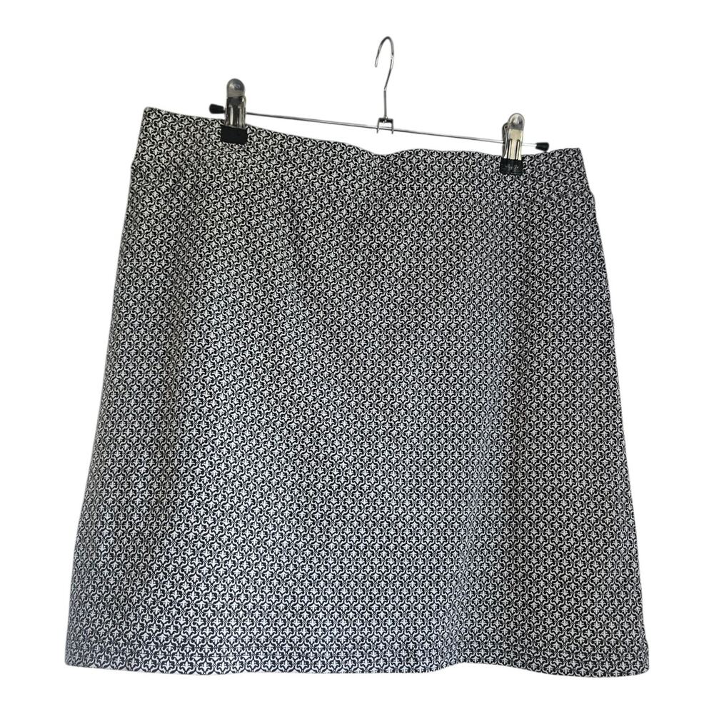 Croft & Barrow Black and White Skort